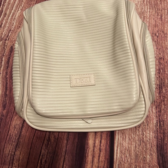 DEZI Handbags - Dezi Pavk It All Multi Purpose Travel Tote in Off White